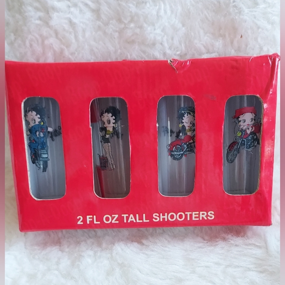 Vintage Betty Boop 4 glass shooters 2 fl oz